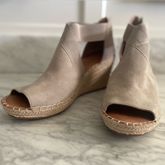 Kenneth Cole Gentle Souls Espadrille - Picture 2 of 13